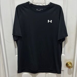 Under Armour Men's Black Shirt